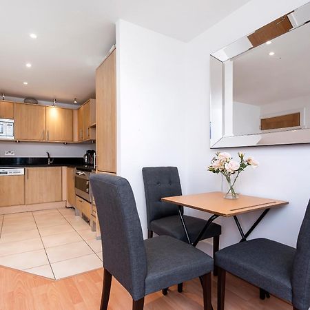 Central 2 Bed With Large Terrace London Eksteriør billede